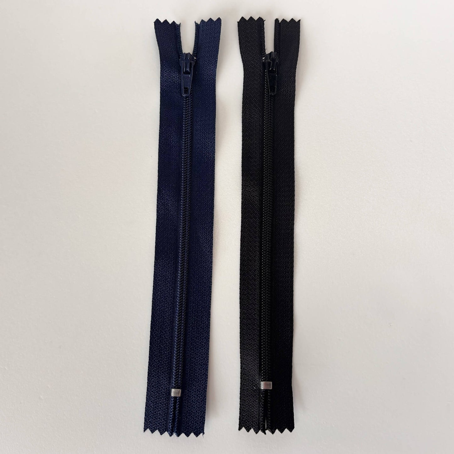 15cm dress zips in black or navy