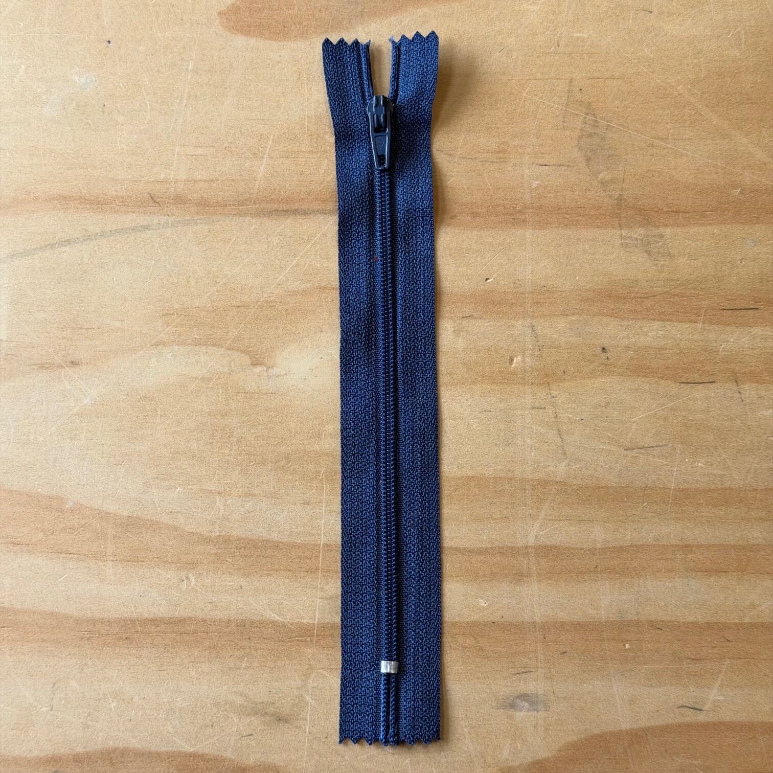 15cm dress zip in navy blue