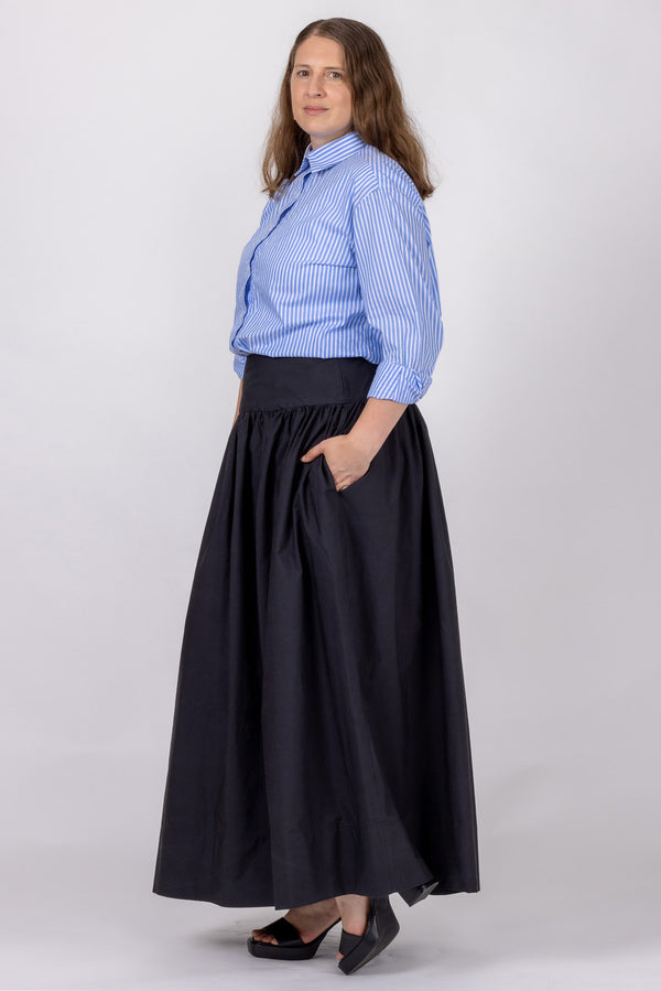 womens black maxi length skirt with pockets
